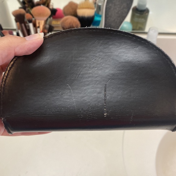 Gucci sunglasses 😎 - Picture 11 of 13